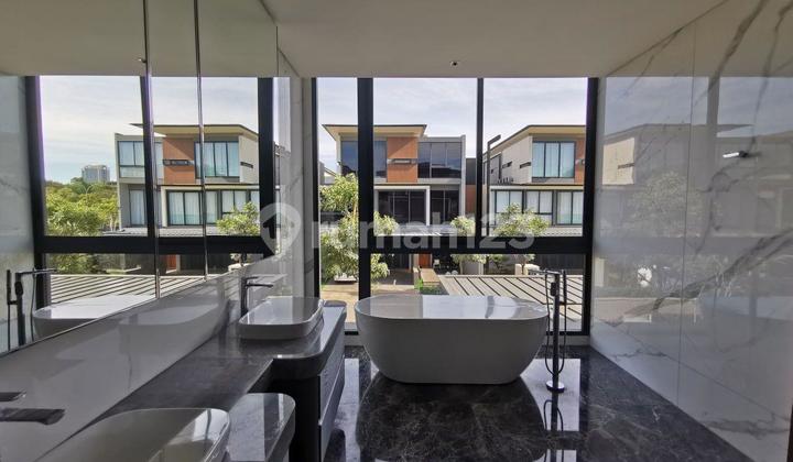 Lyndon Navapark Bsd Hook Type Luxury Rarely Found