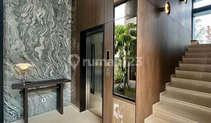Rumah private pool lift pribadi Botanic Villa  Nava Park - BSD City 