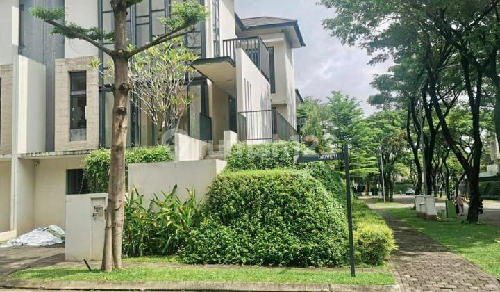 Rumah Type 9 Bagus Cluster Lancewood Nava Park Bsd City