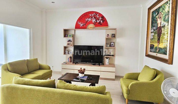 Turun Harga Exclusive Rumah 2 Lantai Furnished di Sutera Olivia Alam Sutera, Tangerang 1