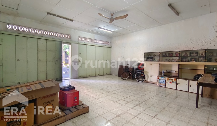 Dijual Ruang Usaha berikut Rumah di pusat kota Klaten, area komersial, Dekat Klaten Town Square, Alun-alun 2