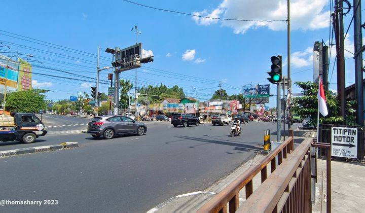 Dijual Lahan Komersial Super Strategis Dengan Bangunan Rumah Joglo, Arah Yia 1