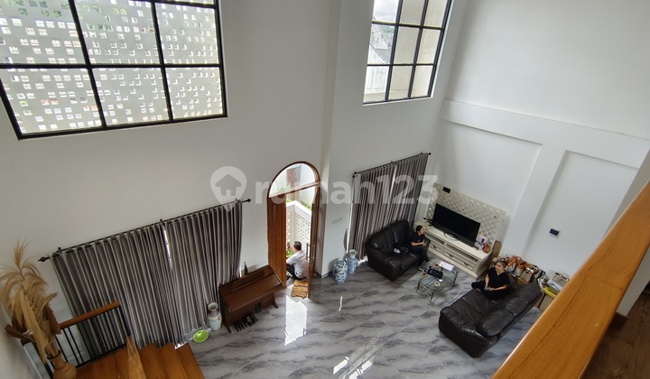 Rumah Dijual Jogja Jalan Magelang Monjali Palagan, ada Private Pool, dekat Hotel Hyatt, dekat Mall SCH, dekat Mall JCM 2