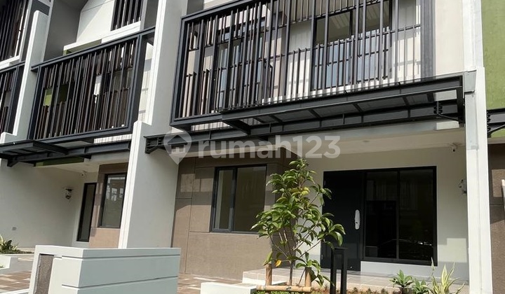 Jual Rumah Attic 3 Lt Leonora Symphonia Gading Serpong Tangerang