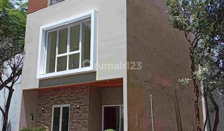 Rumah Baru 3 Lantai Attic Room Whelford Greenwich Bsd Tangerang 1