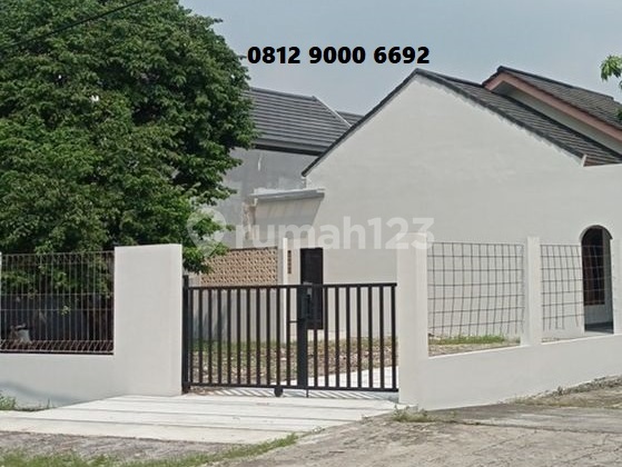 For Sale: Hook House in Karang Tengah Permai, Ciledug, Tangerang, Jakarta 1