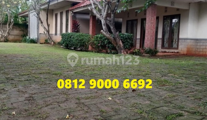 Villa House for Sale in Serpong, South Tangerang, Adjacent to Alam Sutera