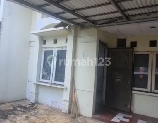 Cheap Sale of Old House in Sector 6 Gading Serpong Tangerang near UMN 2