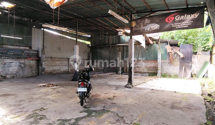 Suitable for Developing Your Business, Land with Building Bonus, Jakarta-Bandung Road.