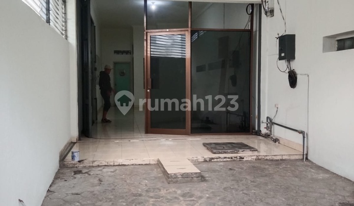 Suitable for Your Business: City Center Shop House in Pagarsih, Bandung 1