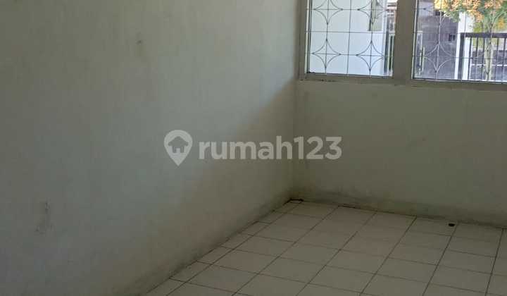 Outstanding Price Beautiful Ready-to-Live House Taman Kopo Indah Bandung 2