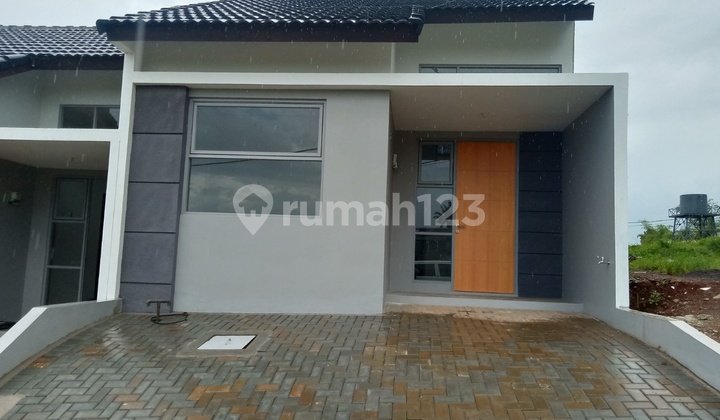 Rumah Baru Istana Regency Jatinangor Bandung