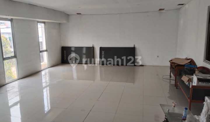 Cool and Secure Warehouse in Nanjung Warehouse Complex, Bandung