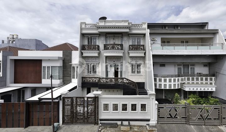 Siap Nego Rumah Mandiri Mewah 4 Lantai di Taman Palem Cengkareng Siap Nego Rumah Mandiri Mewah 4 Lantai di Taman Palem Cengkareng