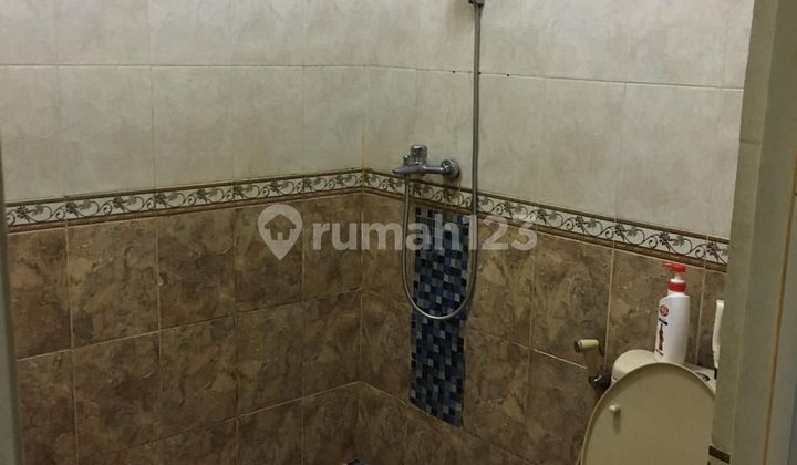 Dijual Cepat dan Siap Nego Rumah 2 Lantai di Taman Palem Lestari 2