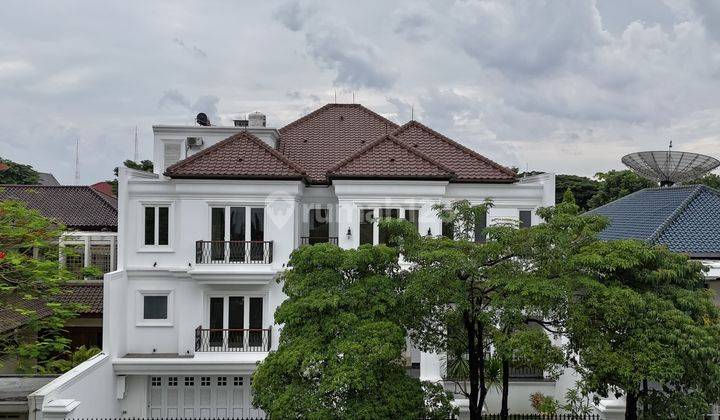 Jual Rumah Rapi Mewah Baru Renovasi di Taman Kebon Jeruk Intercon 1