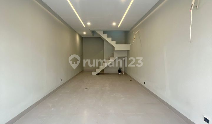 Sell Cheap! 3.5 Story Brand New Row House in Muara Karang 2