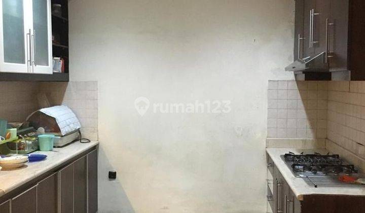 Rumah Rapi Full Furnished Siap Huni di Taman Kebon Jeruk Intercon 2