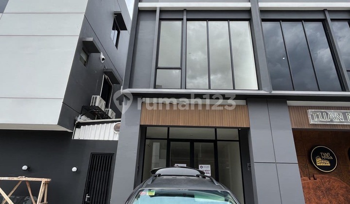 Affordable Neat Ruko for Quick Sale! Strategic Location in the City Center