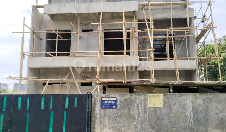 Sell Cheap, Urgent! Building 70% complete. Strategic Location in Mahkota. Sell Cheap, Urgent! Building 70% complete. Strategic Location in Mahkota.