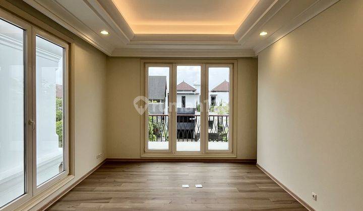 Jual Rumah Rapi Mewah Baru Renovasi di Taman Kebon Jeruk Intercon 2