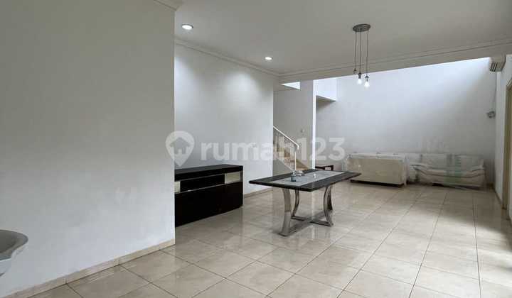 Disewakan Cepat Rumah 2 Lantai Lokasi Asri di Alam Sutera Olivia 2