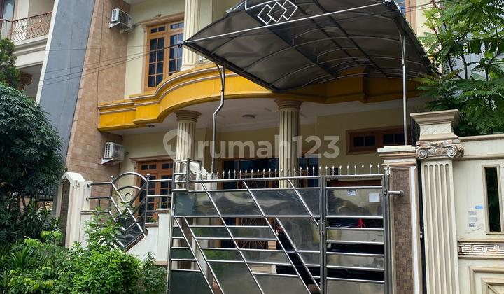 Dijual Cepat dan Siap Nego Rumah 2 Lantai di Taman Palem Lestari Dijual Cepat dan Siap Nego Rumah 2 Lantai di Taman Palem Lestari