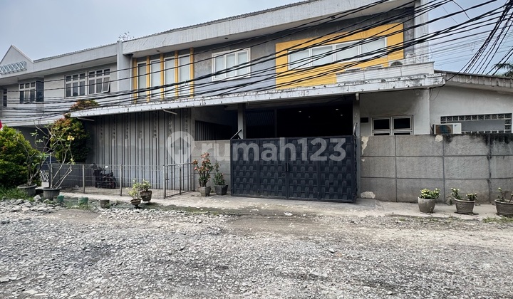 For Sale: Multi-Purpose Warehouse in Alam Sutera with Truck and Tronton Access For Sale: Multi-Purpose Warehouse in Alam Sutera with Truck and Tronton Access