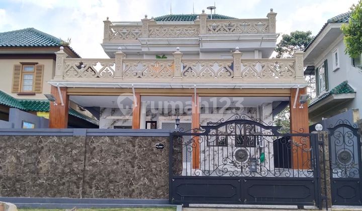 Selling at a Loss: 3-Story Villa in Puncak Resort with Granite Floor Renovation