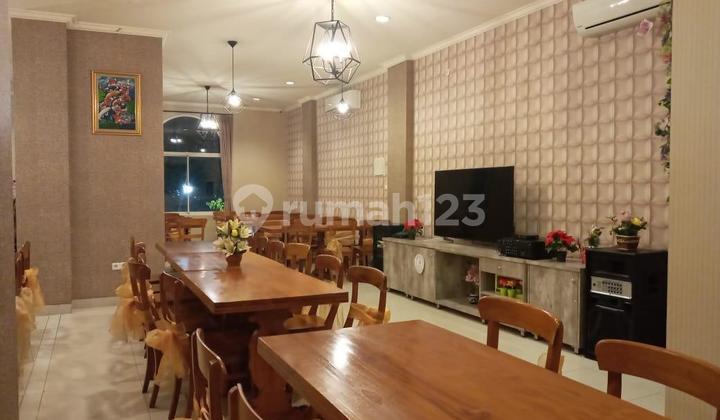 Twin Shop Houses Facing the Lake for F&B in Green Lake City 2