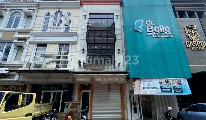 3-Storey Shop House Facing the Street with Beautiful Interior in Gading Serpong 3-Storey Shop House Facing the Street with Beautiful Interior in Gading Serpong