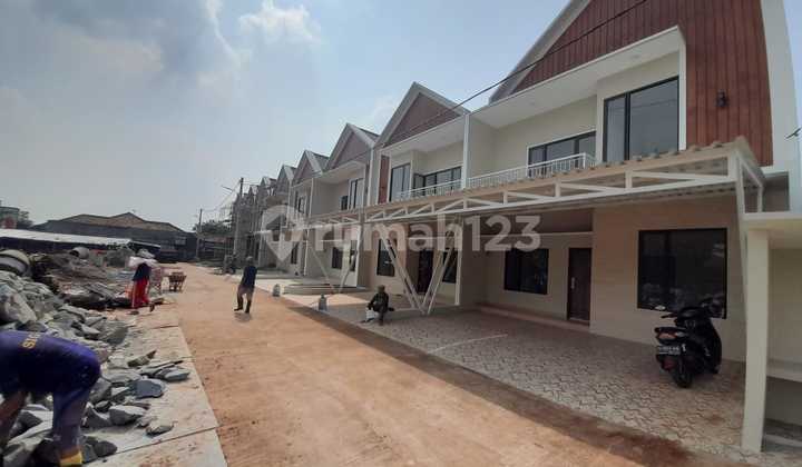 Rumah 2 Lantai Secondary Seperti Baru Semi Furnish Dalam Cluster Dekat Galaxy 2