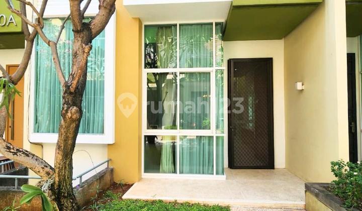 For Sale Modern Townhouse 3 Bedrooms. Tomang/Grogol. Serene Environment and Complete Facilities (Gym, Swimming Pool, Playground)