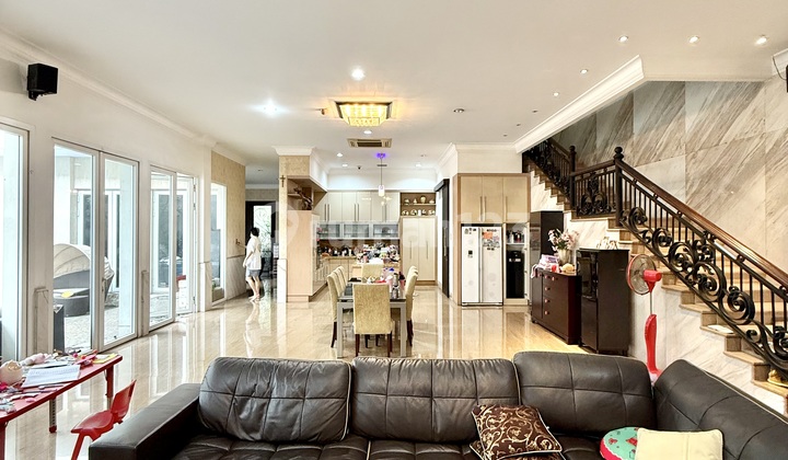 Dijual Rumah Bagus Patal Senayan Kebayoran - 4Br Size 589M² Semi Furnished, Good Location - Sri Pangestuti 0819xxxxxxxx - Jakarta Selatan