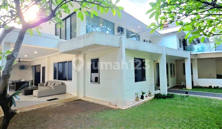 Dijual Rumah Bagus di Kebayoran Jakarta Selatan 9BR Size 301m²