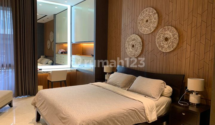 Rumah Istimewa Citraland Furnished SHM di Newton Hill, Surabaya 4