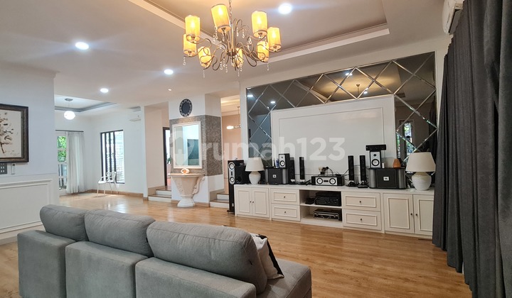 Luxury Independent Building House with Private Pool BSD