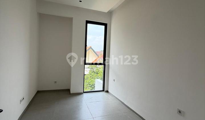 Rumah Modern Minimalist Flamboyan Alam Sutera 2