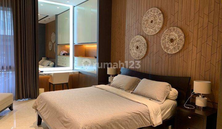 Rumah Istimewa Citraland Furnished SHM di Newton Hill, Surabaya 4