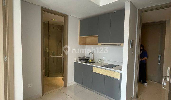 1BR Unfurnished Apartemen Taman Anggrek Residences Jakarta Barat 2