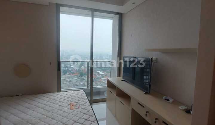 Studio Furnished Apartemen Taman Anggrek Residences - Jakarta Barat 2