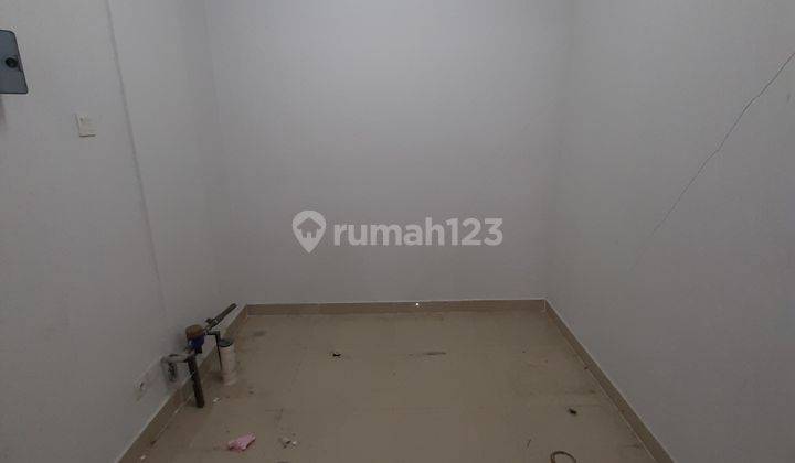 Kios Unfurnished Apartemen Madison Park Mall Central Park 1