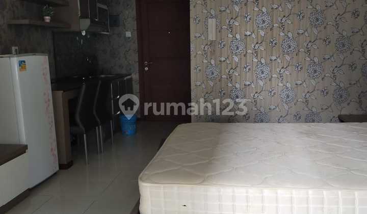 Studio Furnished Apartemen Royal Mediterania Garden Residences - Mall Central Park 2