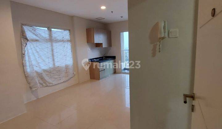 2BR Hook Unfurnished Apartemen Madison Park Mall Central Park 1