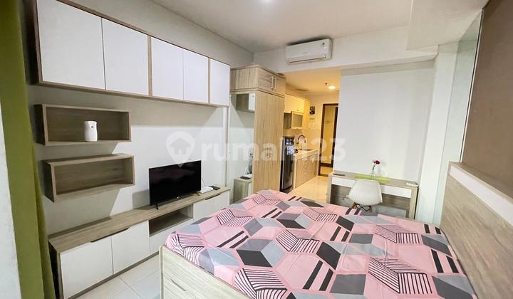 Near Binus Alam Sutera Fully Furnished Apartment in Springwood Residence