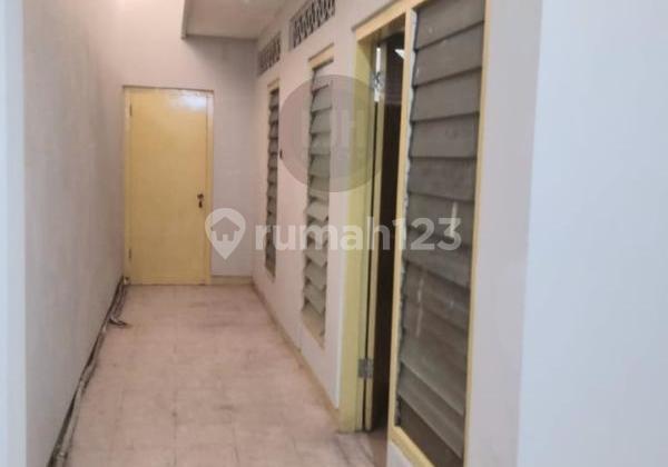 Ruko siap pakai di Gang Pinggir 2