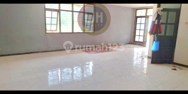 Nice warehouse at Truck Base. 2