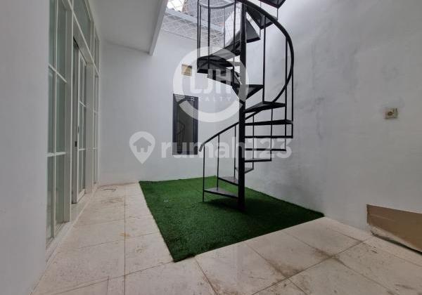 Ready-to-Occupy House in Beautiful Semarang 2