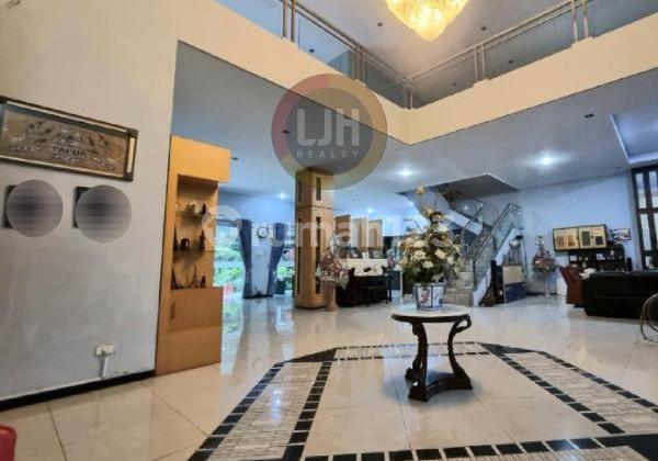 Rumah mewah di jalan MT Haryono 1