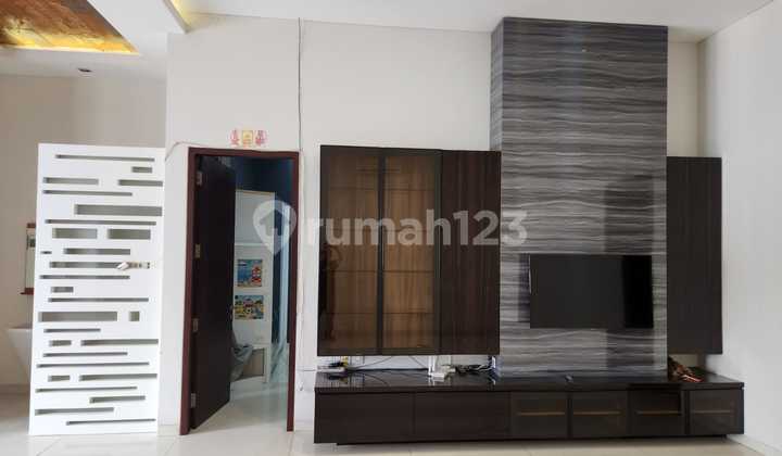 Rumah mewah di jalan Pandanaran 1